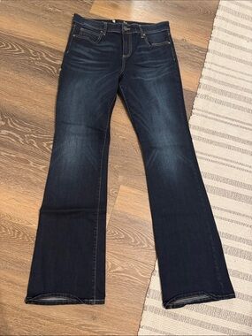 Super cute Kut from the Kloth Dark Indigo Natalie Kirby Bootcut Jeans. Size 14.